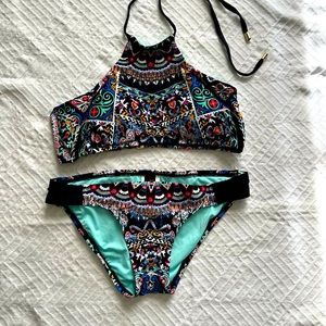 Laundry by Shelli Segal 2 piece swimsuit size XS Aztec print